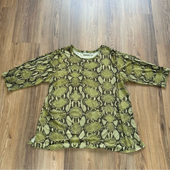 Susan Graver Split Sleeve Snake Print Blouse 2X Green Sequin Liquid Knit Shirt - Picture 1 of 8